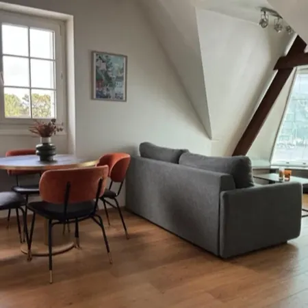 Charming T2 With Harbor View *